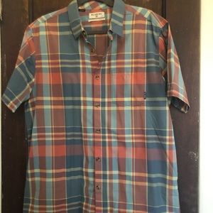 XL Hurley short sleeve bottom down